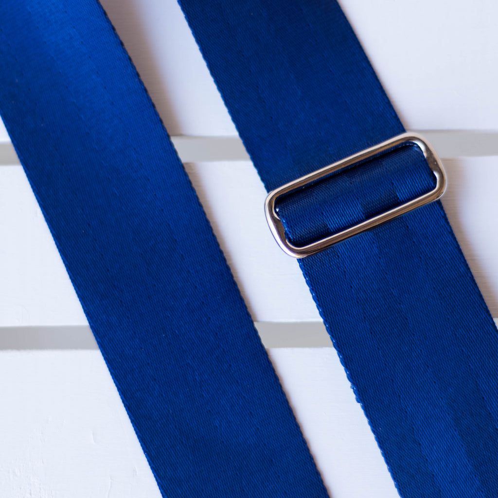 navy blue seatbelt guitar strap by original fuzz