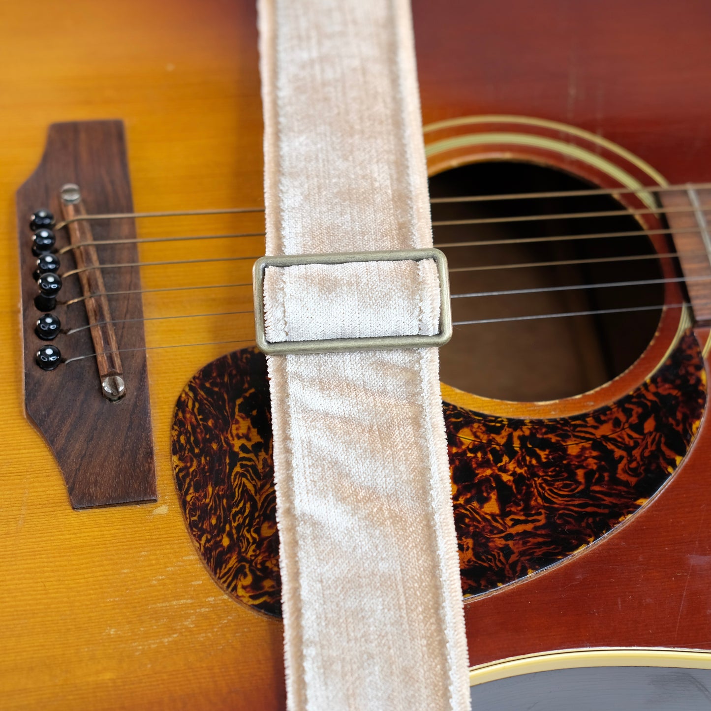 Velvet Guitar Strap in Rose Hill