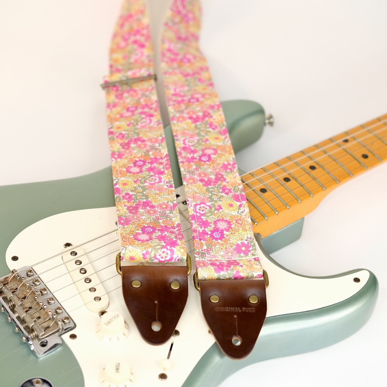 Floral Guitar Strap in Marylebone