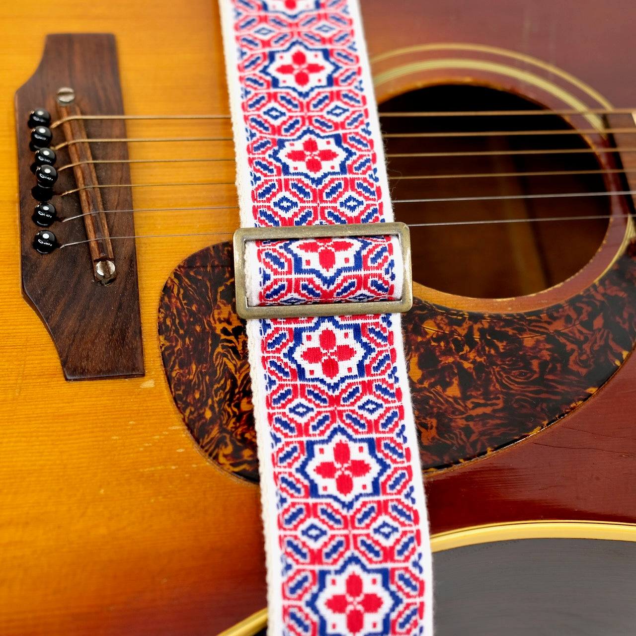 Vintage Guitar Strap in Duckworth Ave